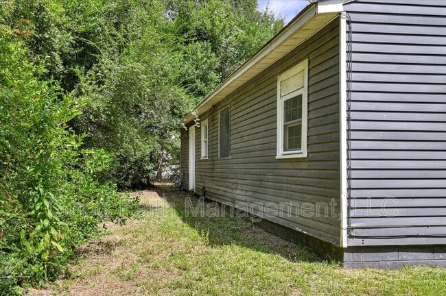 Photo - 1906 Roberson Rd