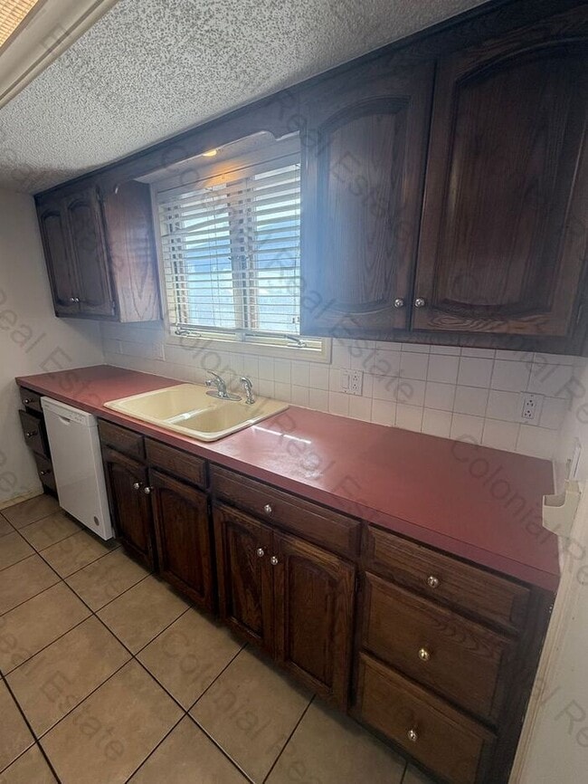 Photo - Spacious 2 bedroom 2 bathroom apartment, equipped with central heat and air, appliances, washer/d...