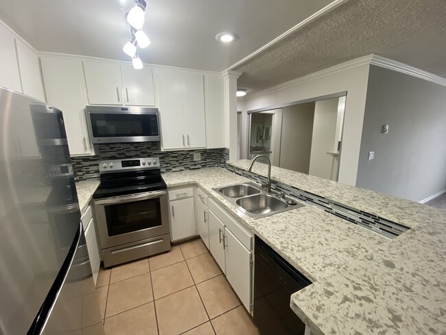 Photo - Chateau Garnet Apartments