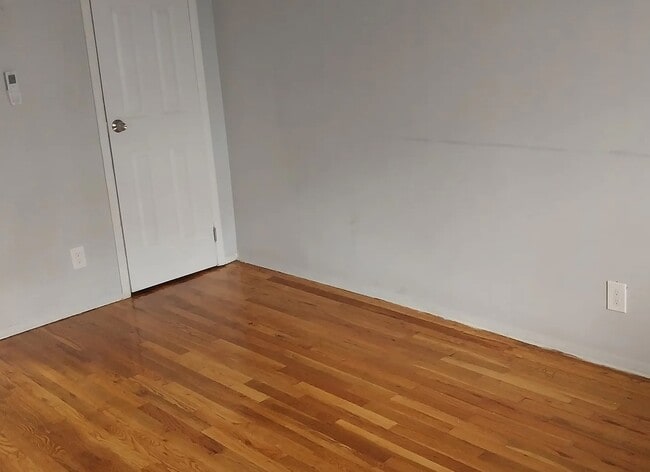 Building Photo - 108 Vanderveer St Unit 2nd floor