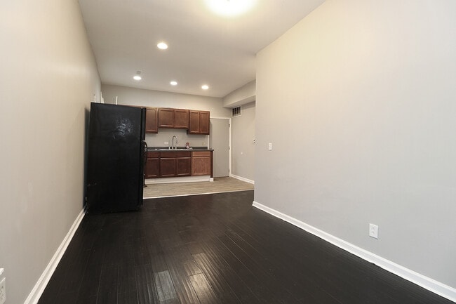 Photo - 266 E Cass St