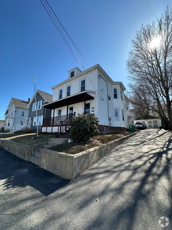 Building Photo - 91 Beacon St Unit 2 Rental