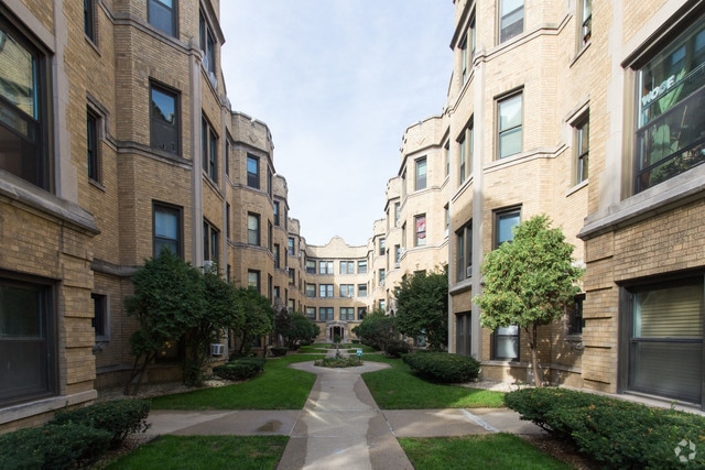 Building Photo - 4048 N Sheridan Rd Unit BE Rental