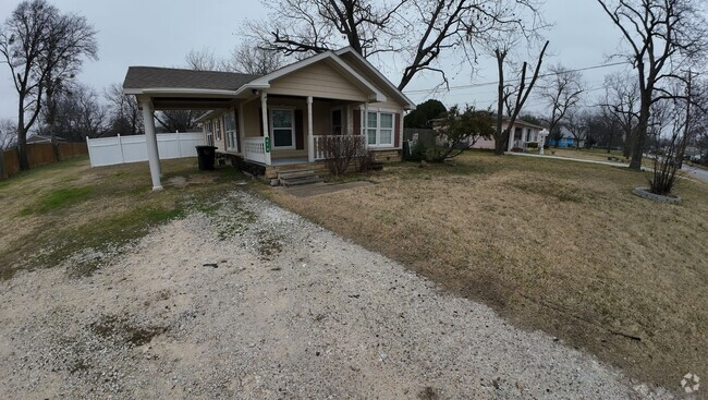 Building Photo - 414 Woodard Ave Rental