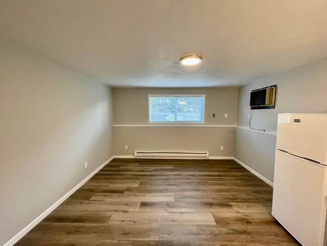 Photo - Beautifully Remodeled 1-Bedroom! Unit C5