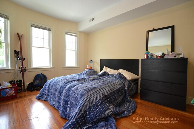 Photo - 78 Brooks St Unit 1