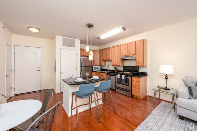 1BR, 1BA – 582SF - Kitchen
