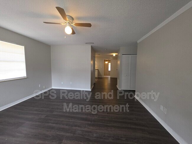 Photo - 843 Grove Ave
