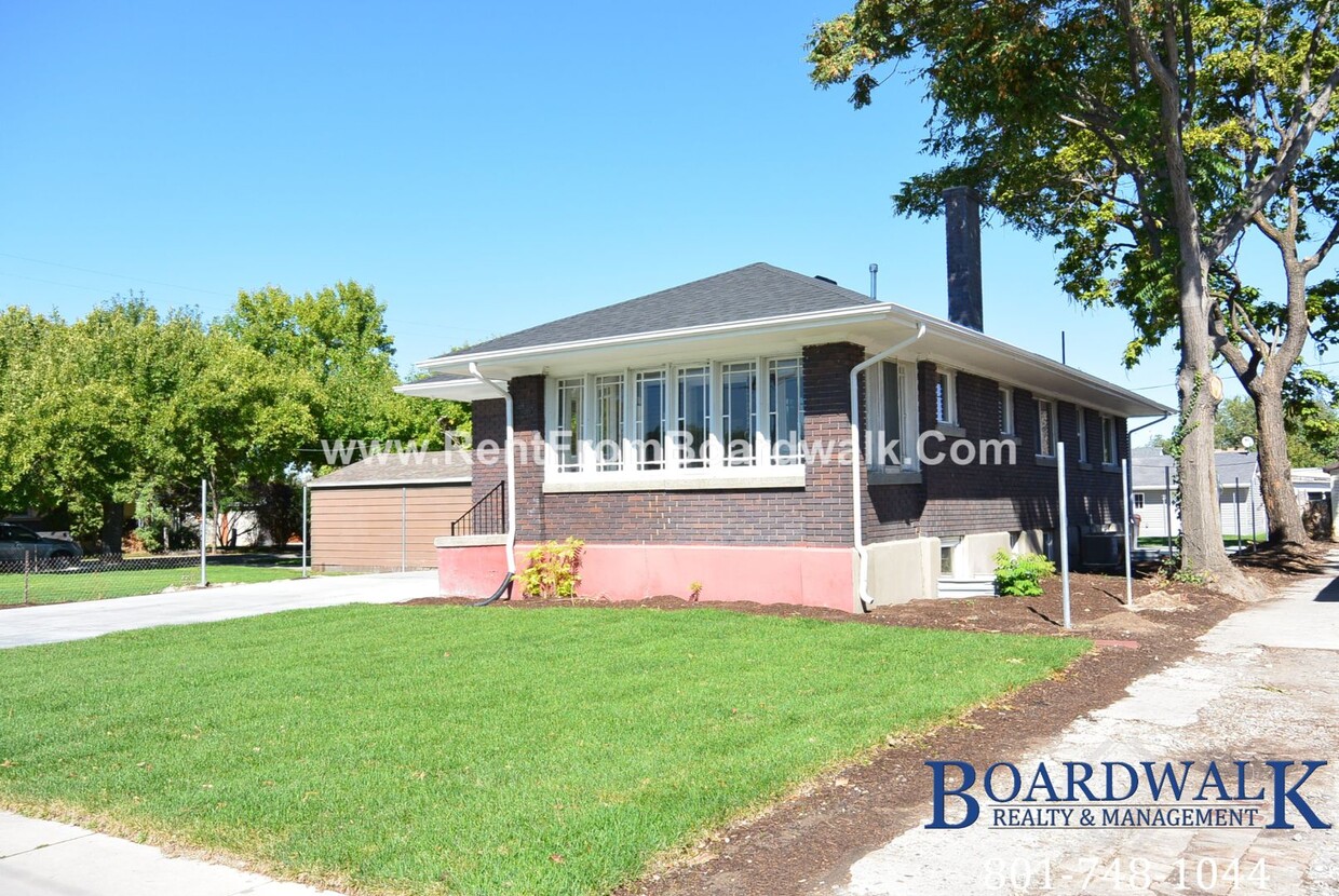 Photo - 158 W Center St