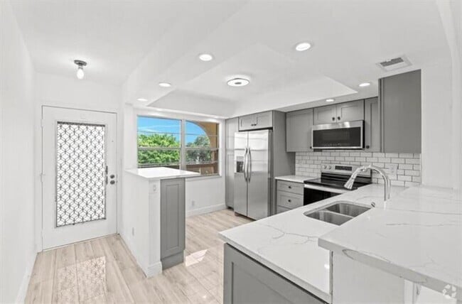 Building Photo - 2304 Lucaya Ln Unit B4 Rental