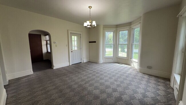 Exciting 3 Bed 1 Bath near UWEC! Available 1st June!