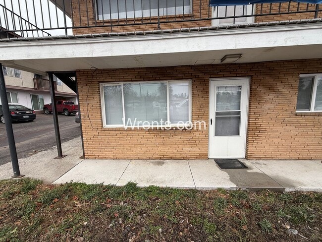 Building Photo - $500 off Move in Special - 2 Bed/1 Bath Cheney EWU Unit 1