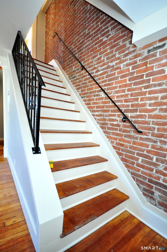 Photo - 14 Hazelmeadow Pl