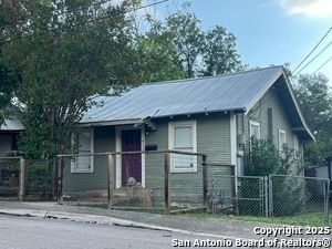Building Photo - 420 Benton St Rental
