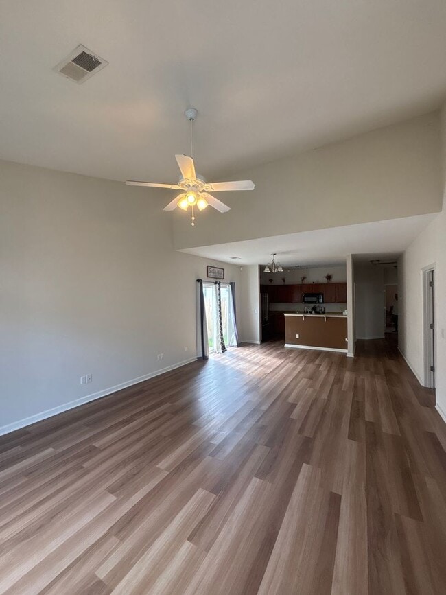 Photo - 657 Cornerstone Cir