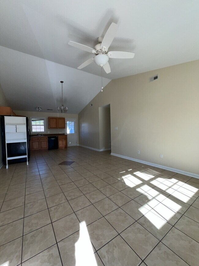 Photo - 106 Laib Ln Unidad 2