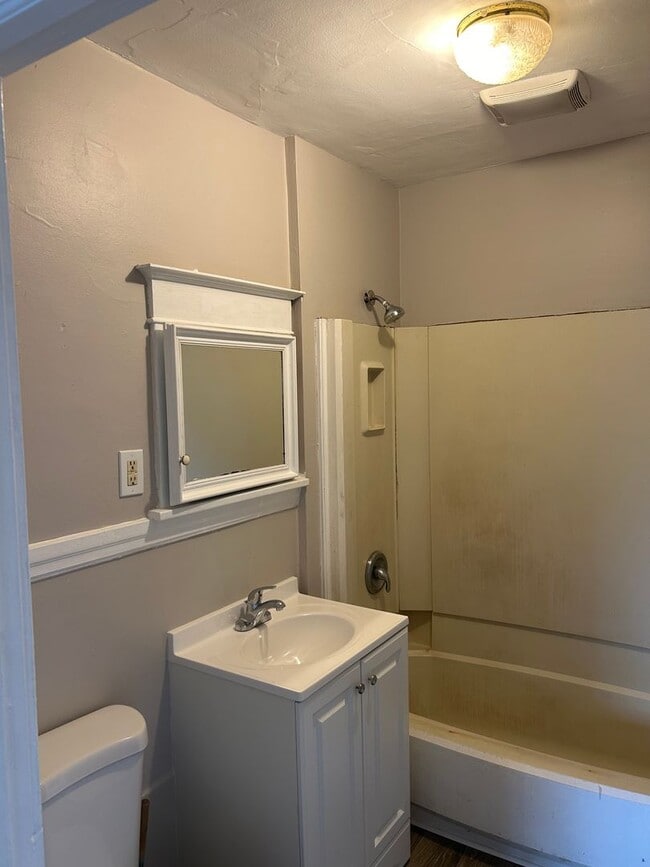 Photo - Beautiful 5b/2b in South Minneapolis!