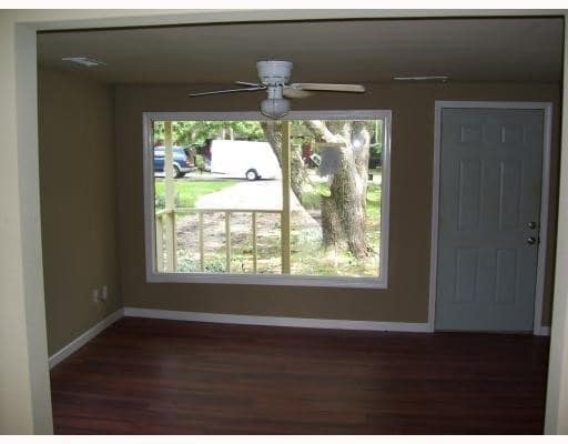 Photo - 581 S Ray Ave