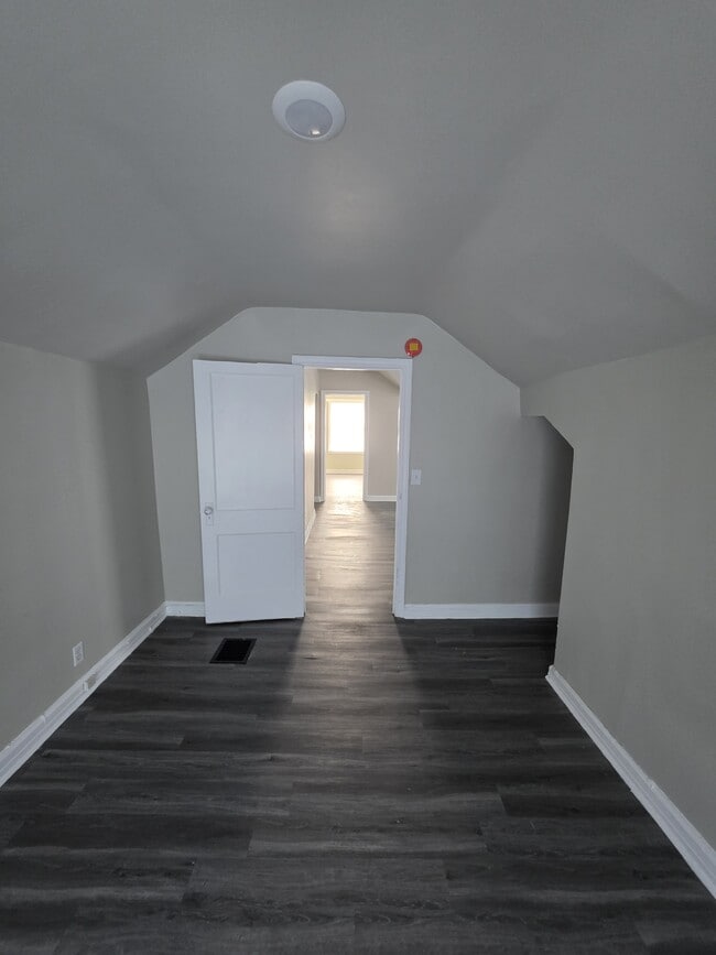 Photo - 15448 Log Cabin St