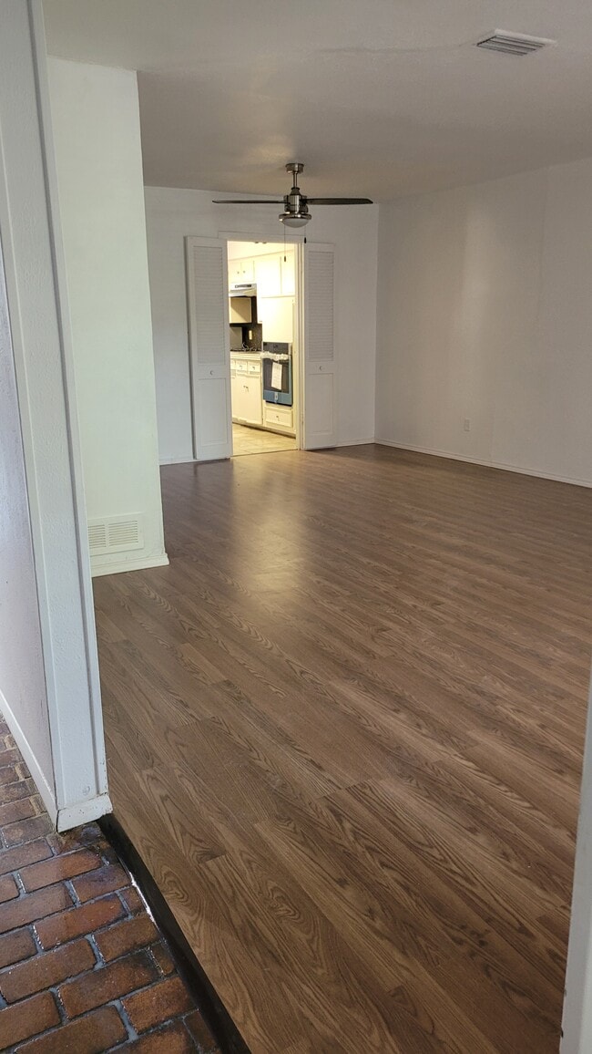 Photo - 7621 Dentcrest Dr