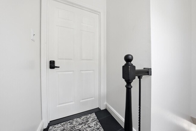 Photo - 15 George St Unit 2