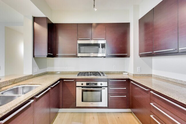 Photo - Luxury High-Rise Living | Stunning Bay Bridge Views from the 31st Floor