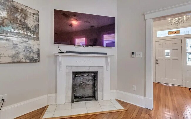 Building Photo - 512 E 33rd St Unit ID1244808P Rental