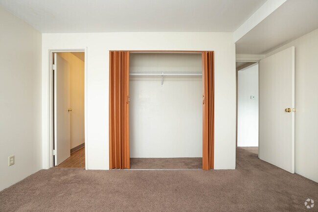 Photo - Greenwich Manor Apartments