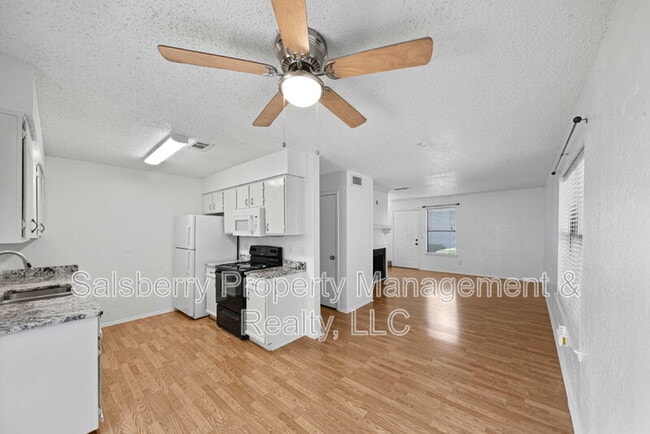 Photo - 634 Ridgeline Dr