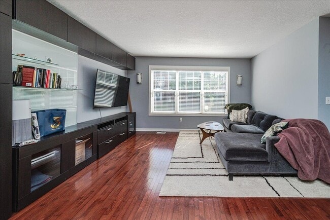 Photo - 1440 Marshall St NE