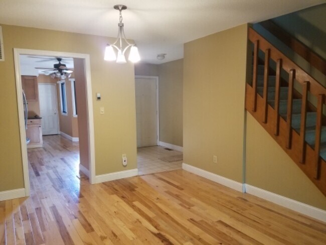 Photo - 1608 Mill Pond Dr