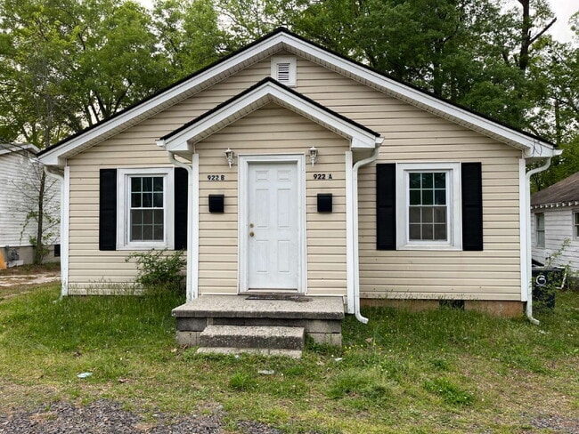 Building Photo - 922 Hackett St Rental