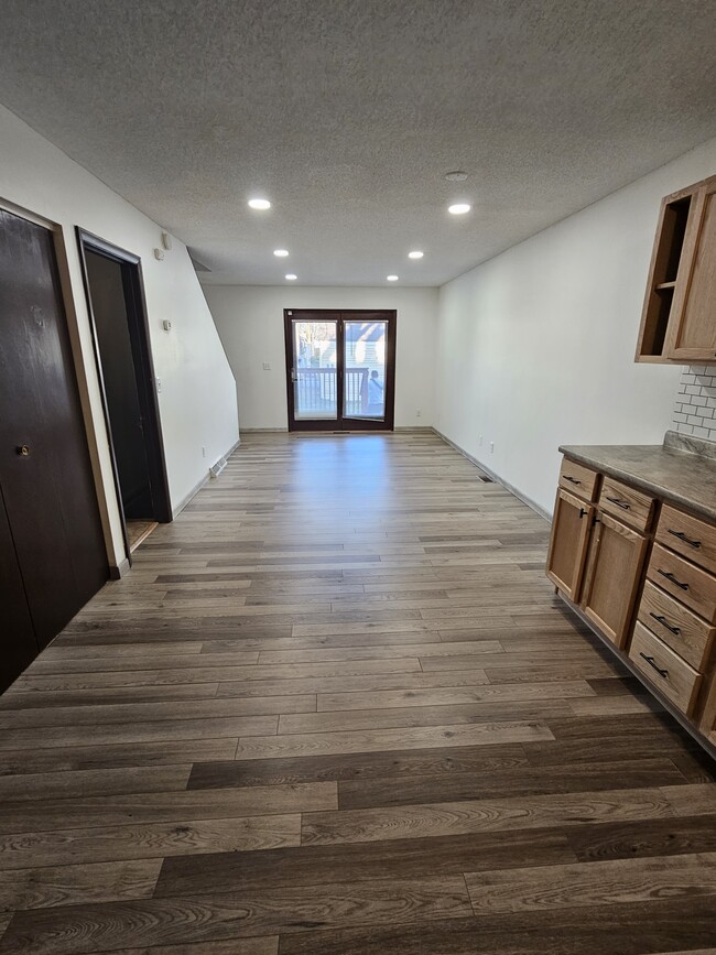 Photo - 79 Cook Ave W Unidad 79 Cook Ave