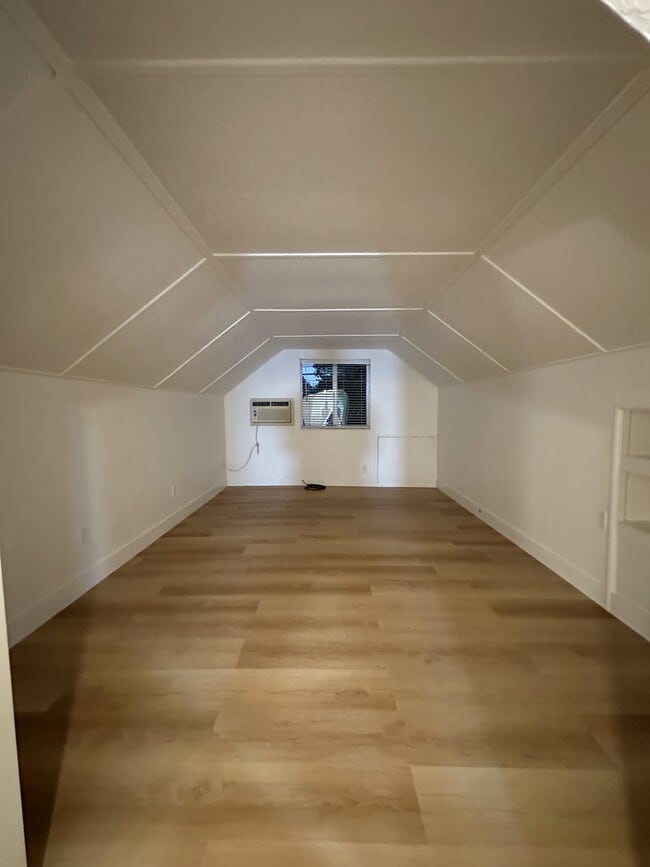 Photo - 206 Cherry Way