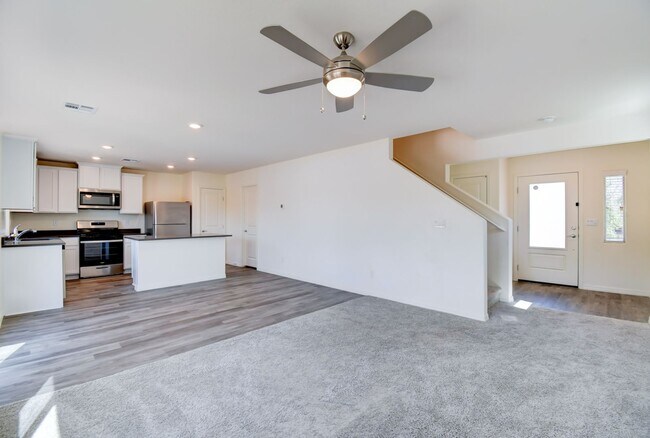 Photo - 3 Bedroom with Loft!