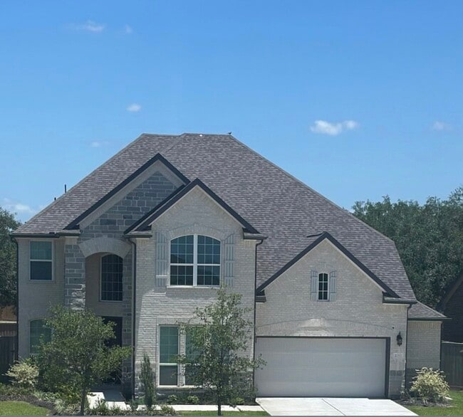 Building Photo - 5012 Great Oaks Dr
