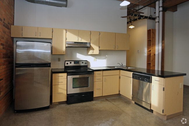 Kitchen - The Lofts at Michaels-Stern