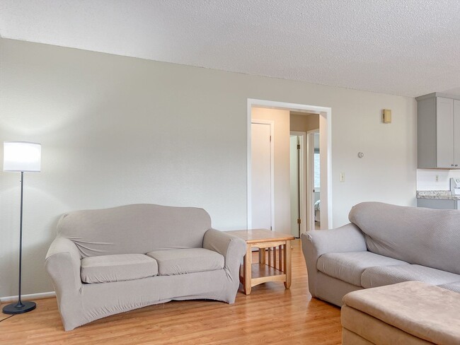 215 Main St Unit 2