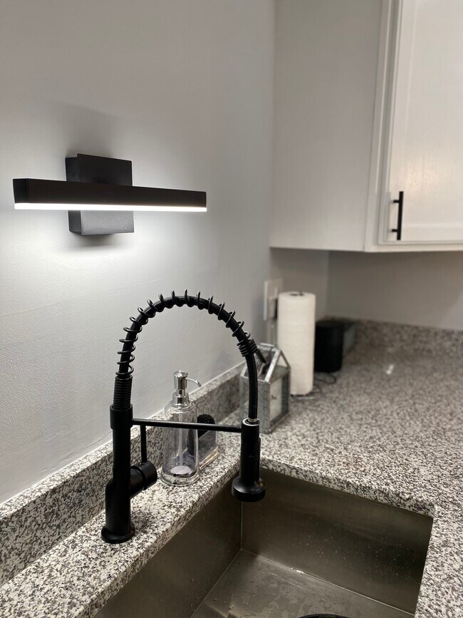 Photo - 7 Capland Ct