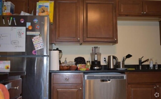 Building Photo - 4.0 bedroom in Somerville Massachusetts 02144 Unit U1 Rental