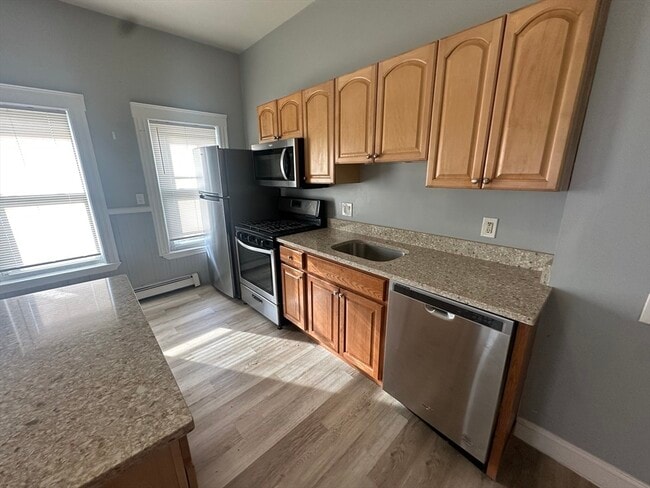 Photo - 118 Gladstone St Unit B