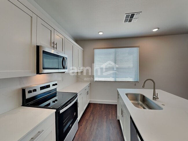 Photo - 17157 W Lawrence Ln