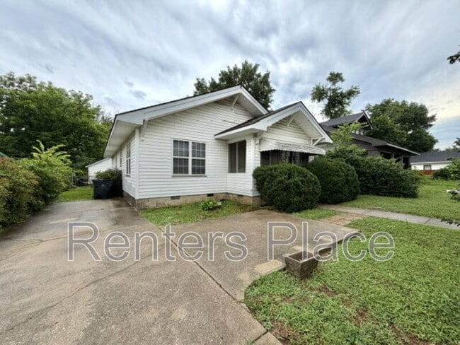 Photo - 204 S Birch St