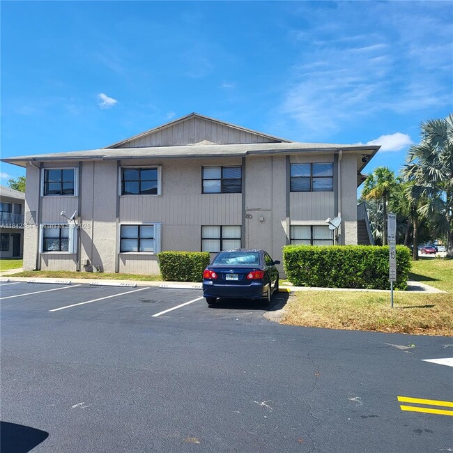 Building Photo - 7670 SW 152nd Ave Unit 1-101 Rental