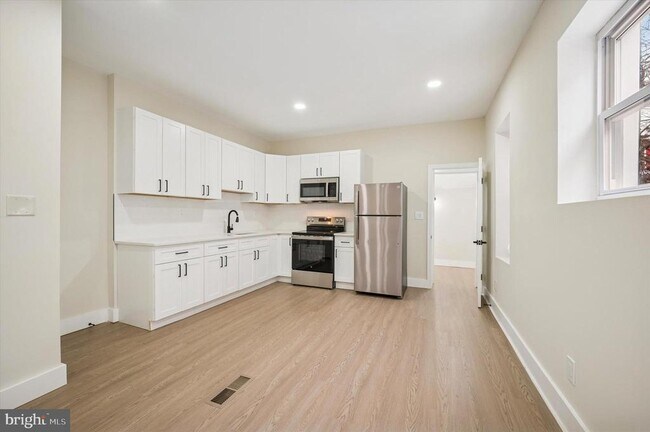 Photo - 5023 Keyser St