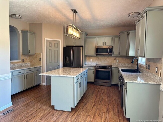 3912 Barclay Wy