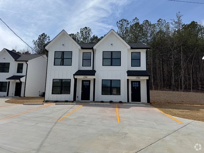 Building Photo - 1288 Tunnel Hill Varnell Rd Rental