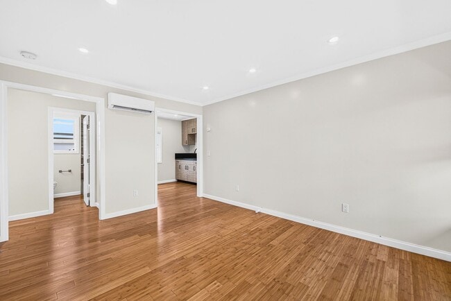 Photo - 1631 E 4th St Unidad 1635 - 5