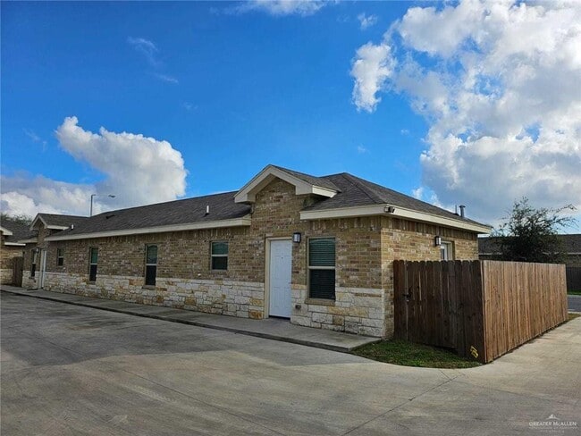 Building Photo - 5600 Nightingale Ave Unit 7 Rental