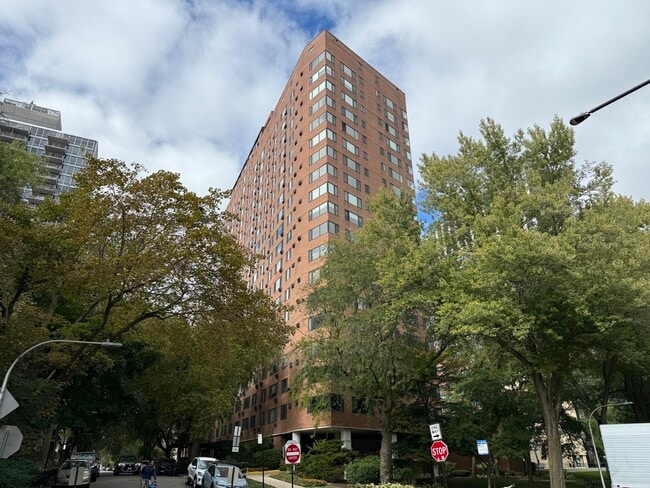Building Photo - 3100 N Lake Shore Dr